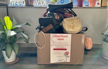 👜 Pocketbook Drive at Expressions Hair Studio