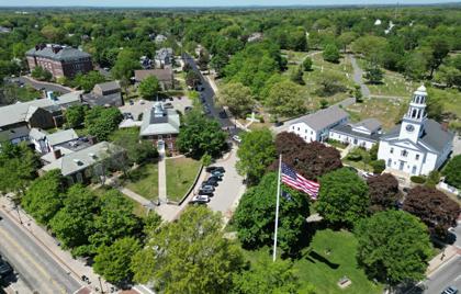 ๐ชTown Hall & Library Closing Early Today