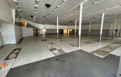 💵 Dollar Tree Work Begins at Old Walgreens Building
