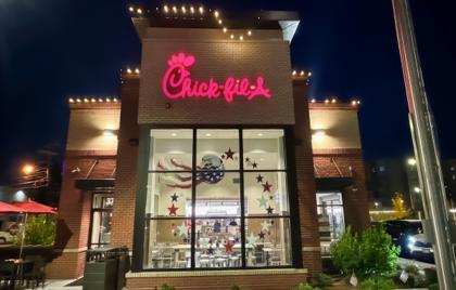 🏒 Boys Varsity Hockey Fundraiser 4-10PM at Chick-fil-A