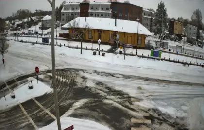 โ Town Meeting Rejects Downtown Snow Removal Bylaw