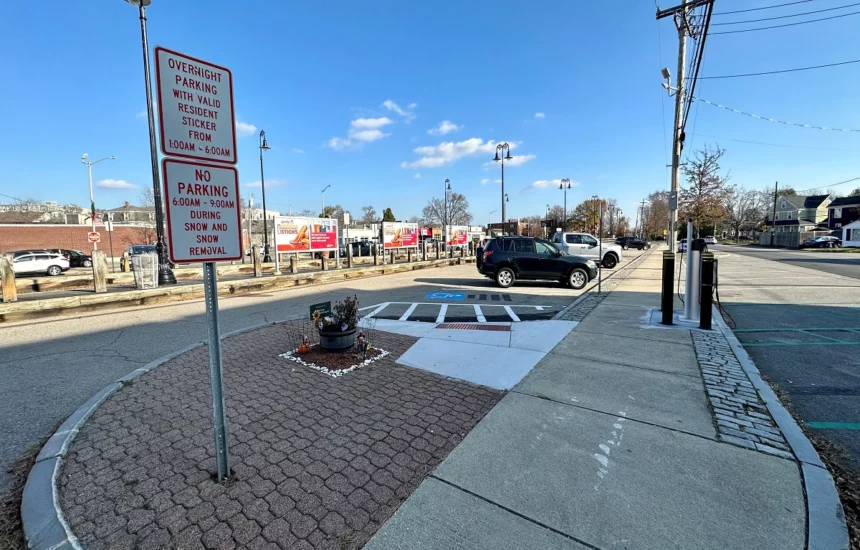 The entrance to the Lincoln Street parking lot for snow parking