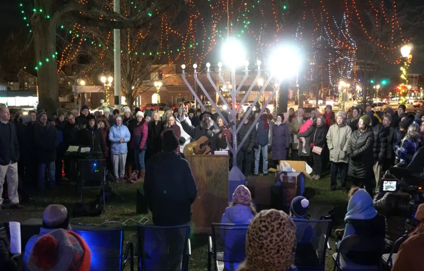 Reading Ma Menorah Lighting 2022