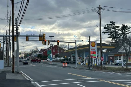 Hopkins and Main traffic lights are now live.