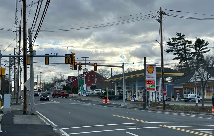 Hopkins and Main traffic lights are now live.