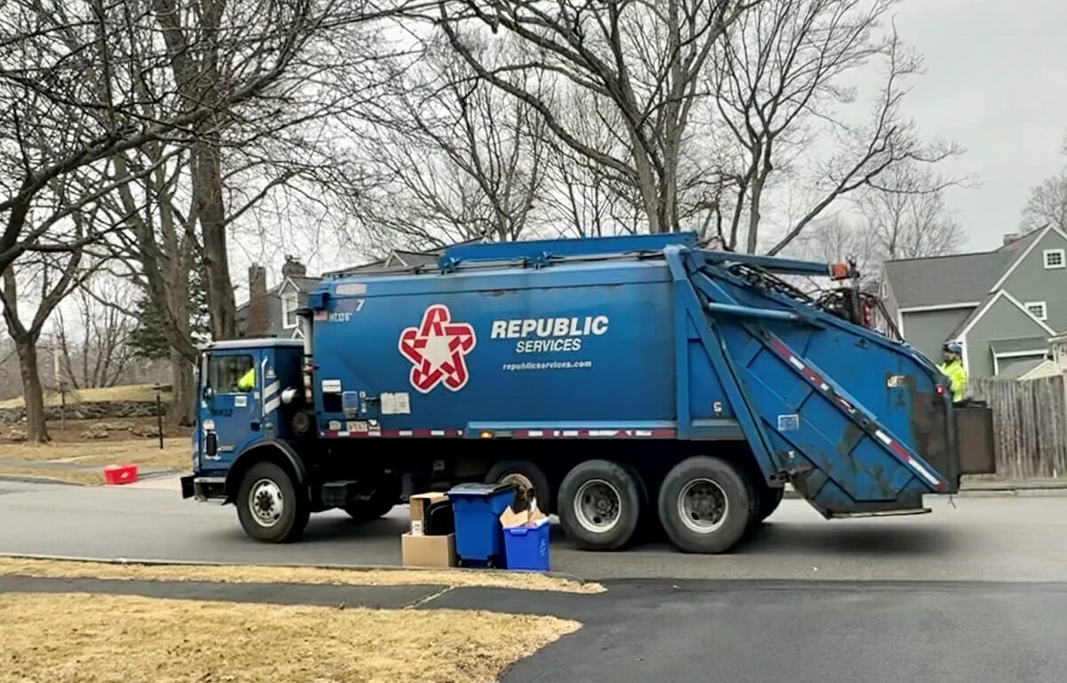 🗑️ One Day Trash and Recycling Delay